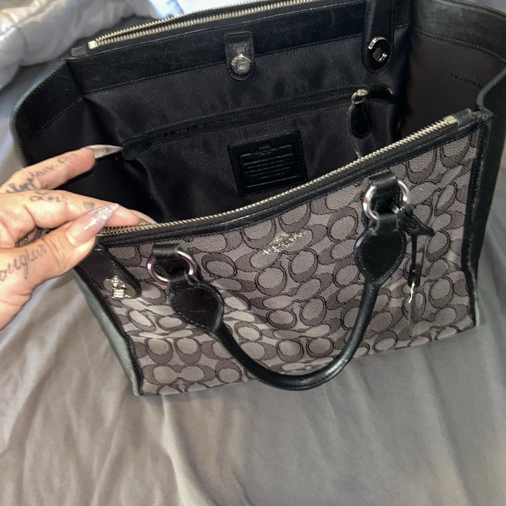 Coach Black and Brown Signature Tote Bag - Picture 10 of 17